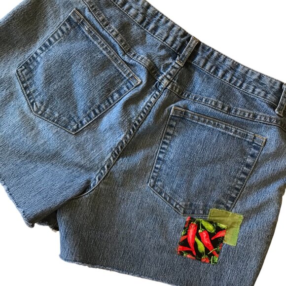 Upcycled Denim Ripped Jean Cutoff Shorts, Chili Peppers Theme, Women’s Size 6 - Picture 3 of 14